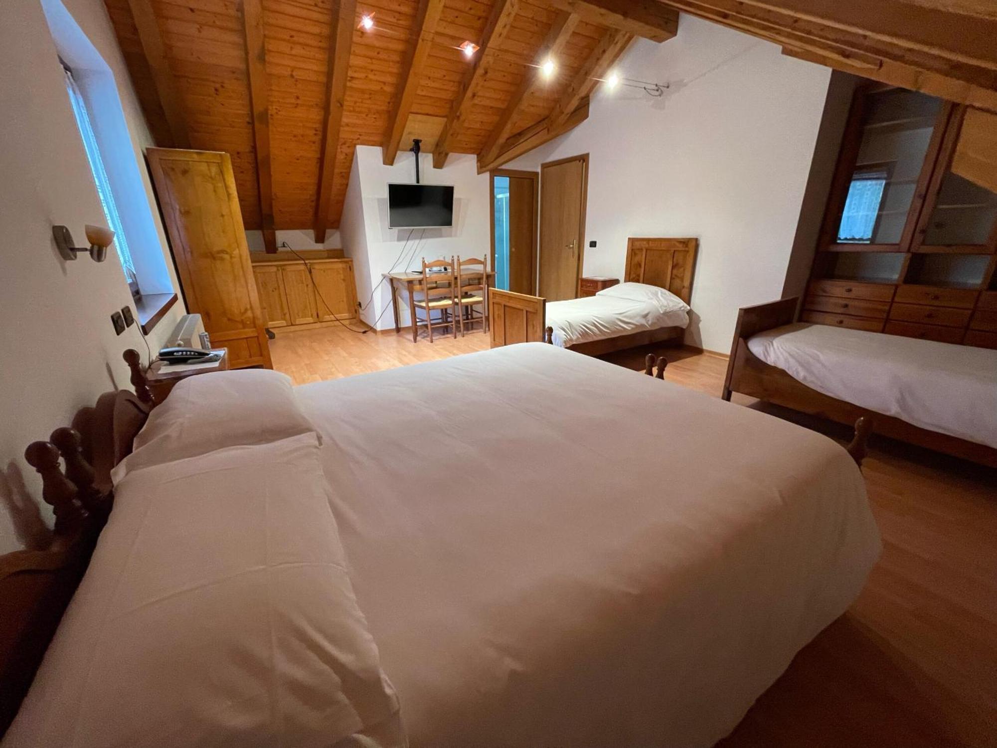 Albergo Nuoitas Форни-ди-Сопра Экстерьер фото